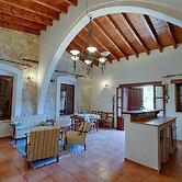 Komi Lofou Traditional House
