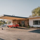 The Sapphire Motel