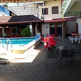 Hotel Bar Emergency 911