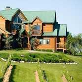 Elk Creek Lodging