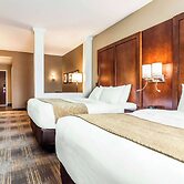 Comfort Suites University