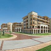 Lighthouse Apartments & Villas