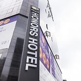 Honors Hotel