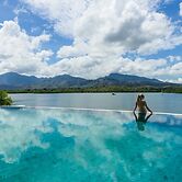 Menjangan Dynasty Resort