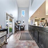 Auberge Shores Inn & Hotel