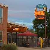 Lariat Motel