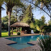 Six Valk Avenue Guest House