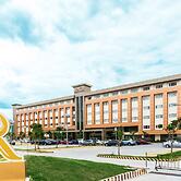 Royce Hotel & Casino