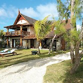 Sankhara Beachfront Villas