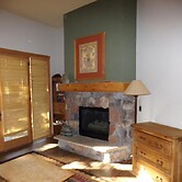 Arapahoe Lodge 1 Bed 1 Bath B