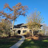 Four Mounds Inn