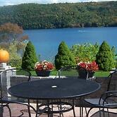 Cobblescote on the Lake