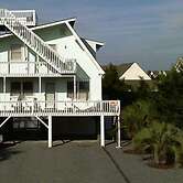 Pirate's Den 3 Bedroom Home by RedAwning