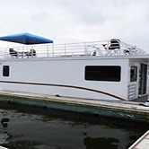 Houseboat Scorpius by SleepAfloat