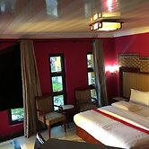 Gumare Executive Lodge