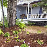 Holidae House Bed & Breakfast