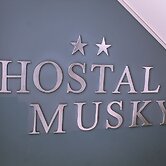 Musky Hs & Suites