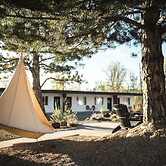 The Amigo Motor Lodge