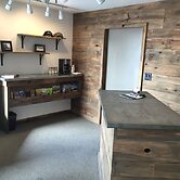 Aqua Aire Inn & Suites