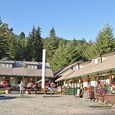 Whittaker's Motel & Historic Bunkhouse
