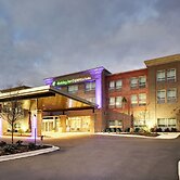 Holiday Inn Express & Suites Charleston NE Mt Pleasant US17 by IHG