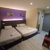 One Point Hotel - RH Plaza