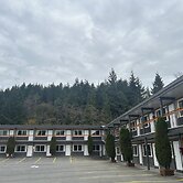 Chalet Inn