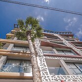 New Art's DownTown Hotel