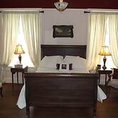 Maysville Manor Bed & Breakfast