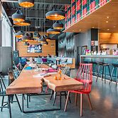 Moxy Aberdeen Airport