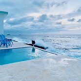 Discovery Inn Suites at 681 Ocean Drive