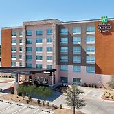 Holiday Inn Express & Suites Moore by IHG