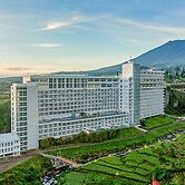 Le Eminence Hotel Convention & Resort Ciloto - Puncak