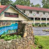 Hofbrau Riverfront Hotel