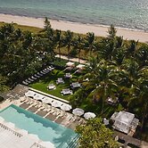 Four Seasons Hotel at The Surf Club