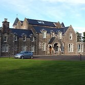14 Lomond Castle