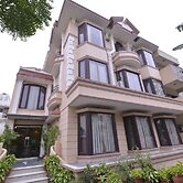 The Maple Leaf DLF Cyber City