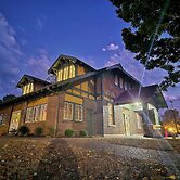 Little Rock Firehouse Museum & Hostel