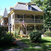Fallen Tree Farm Bed & Breakfast