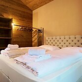 Alpen Select Lodge for 16-24 People