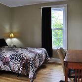 Moncton Suites - 81 Maple Street