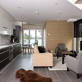 Sandy Kelt, Irish House Apartments