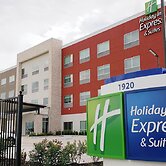 Holiday Inn Express & Suites Houston IAH - Beltway 8 by IHG