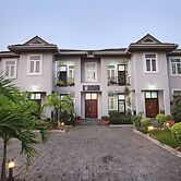 The Highbridge Guest Lodge