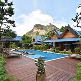 The Nine Thipthara Klongson Resort