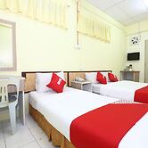 Super OYO 89651 Harmoni Hotel