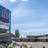 Motel 6 Fort Nelson, BC