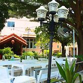 Ban Bua Resort & Hotel