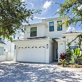 Sorrento Luxury Vacation Home: Expansive 5-Bedroom, 4.5-Bath Retreat w