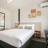 Nightcap at Camp Hill Hotel